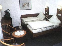 Hotel Zur Eisenbahn Rodgau Quarto foto